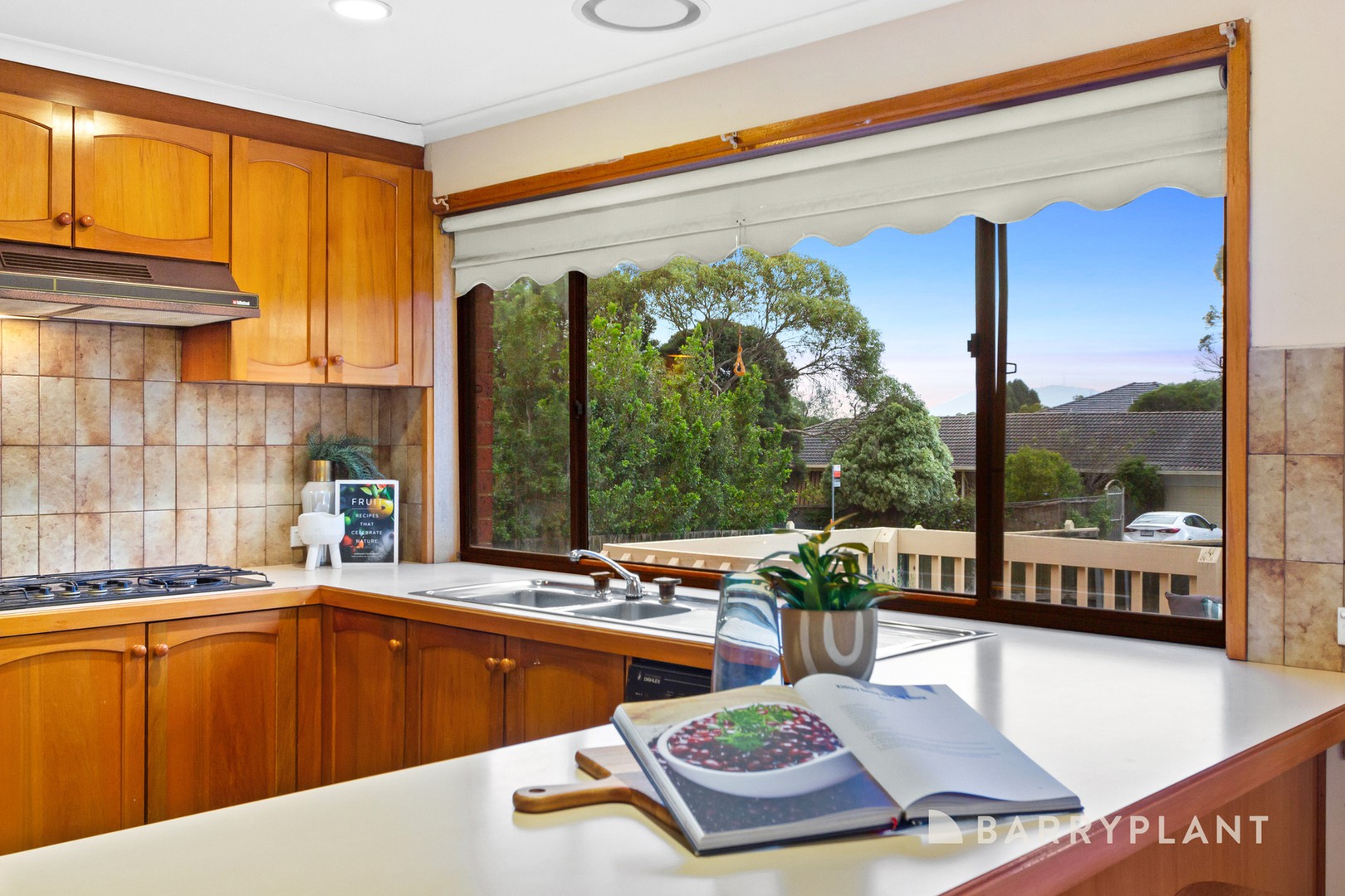 31 Tintern Crescent, Wantirna South, VIC 3152, Wantirna South - Thumbnail 3