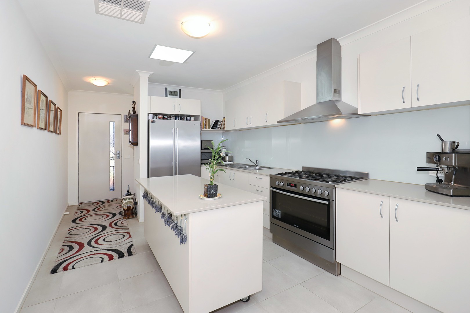 31 Travers Street, Craigieburn, VIC 3064 - Thumbnail 1 - 14/10/2021