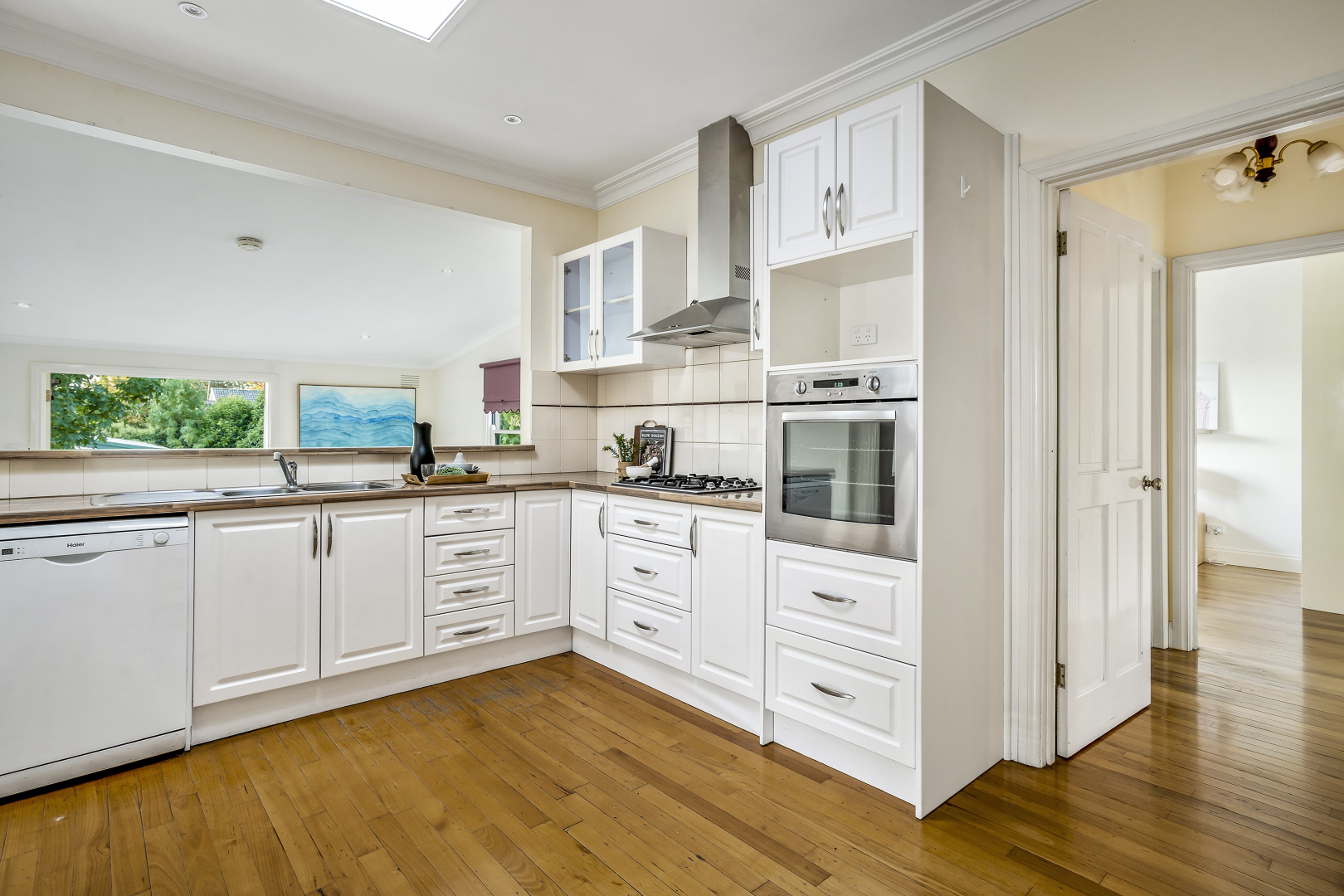31 Victoria Avenue, Mitcham, VIC 3132, Mitcham - Thumbnail 3