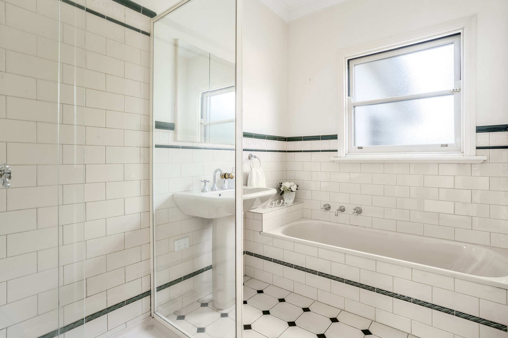 31 Victoria Avenue, Mitcham, VIC 3132, Mitcham - Thumbnail 6