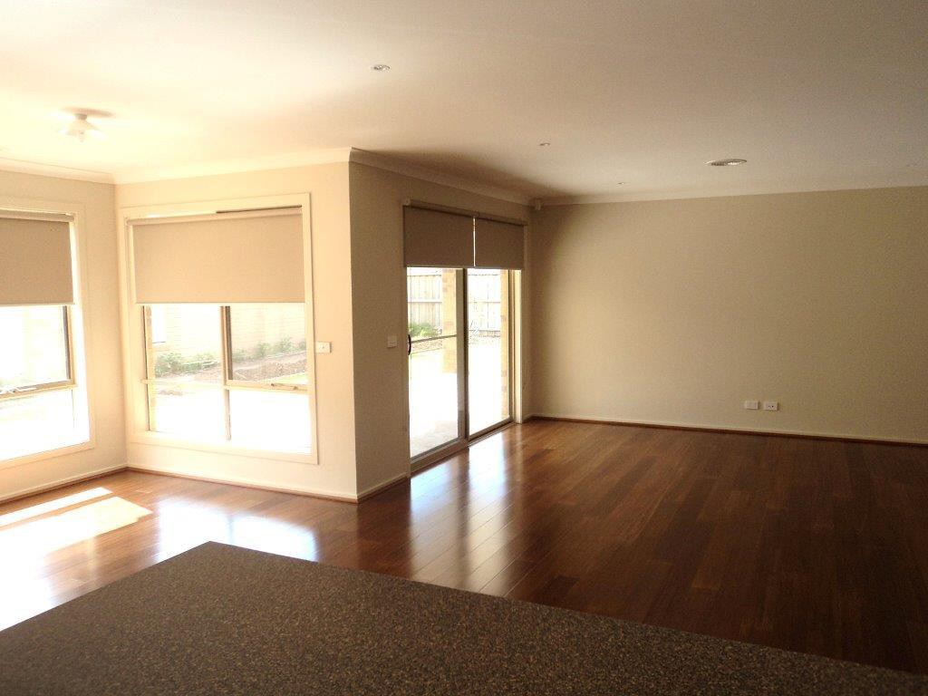31 Viola Avenue, Point Cook, VIC 3030, Point Cook - Thumbnail 3
