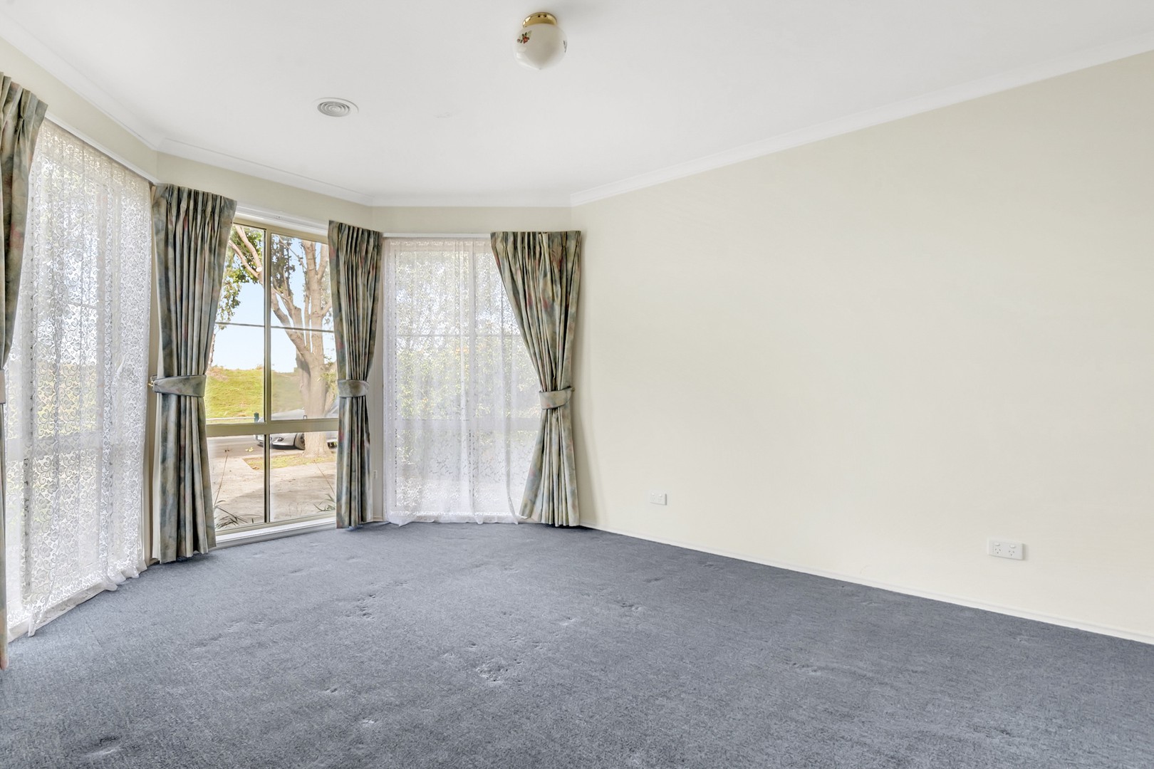31 Volantis Crescent, Roxburgh Park, VIC 3064, Roxburgh Park - Thumbnail 6