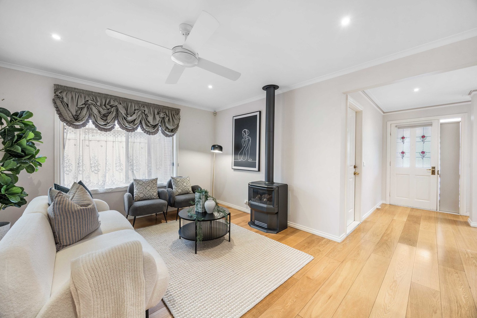 31 Wakelin Crescent, Taylors Lakes, VIC 3038 - Thumbnail 2 - 23/03/2026