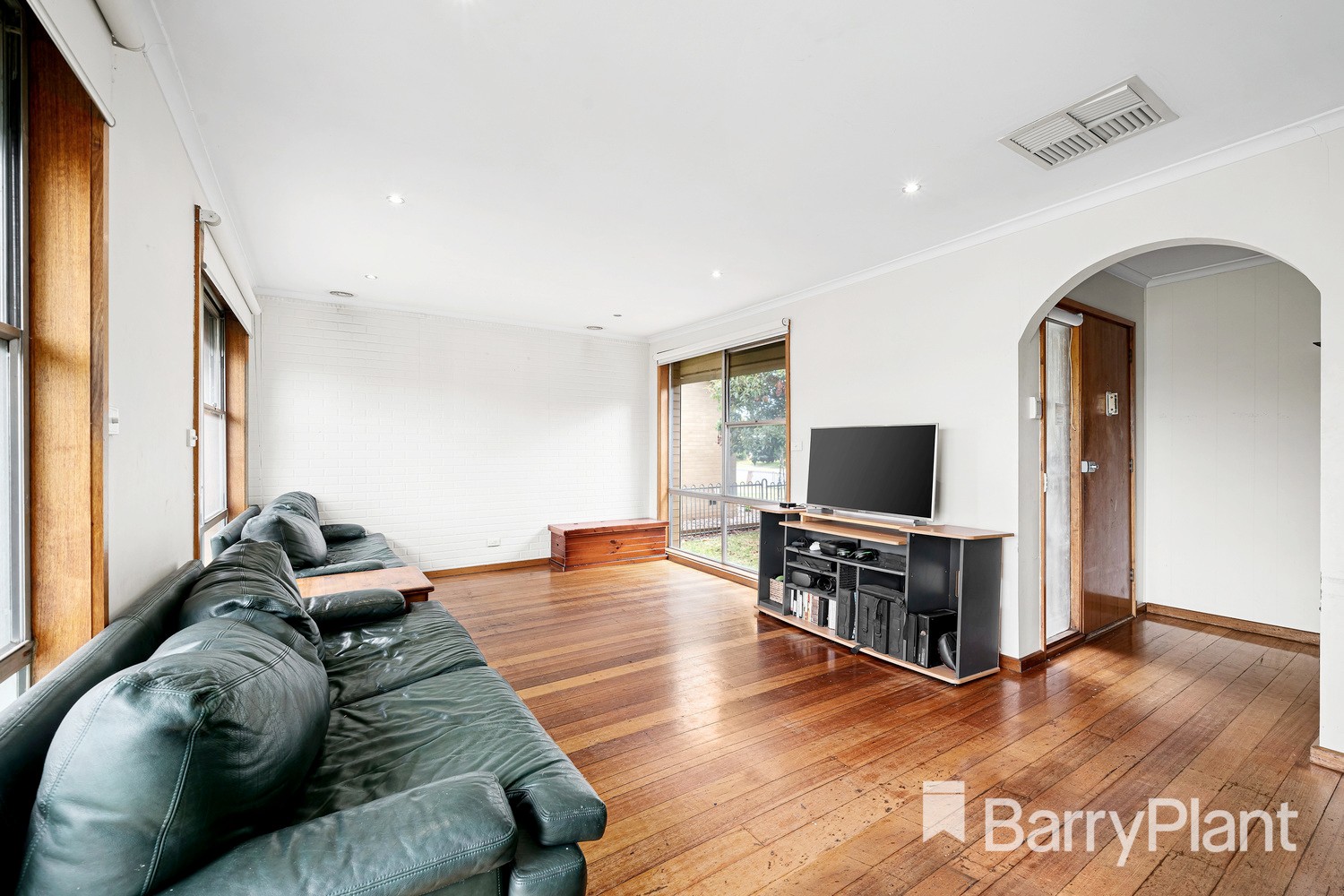 31 Warmington Road, Sunshine West, VIC 3020, Sunshine West - Thumbnail 3