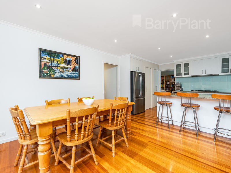 31 Watersedge Close, Knoxfield, VIC 3180 - Thumbnail 2 - 10/11/2021