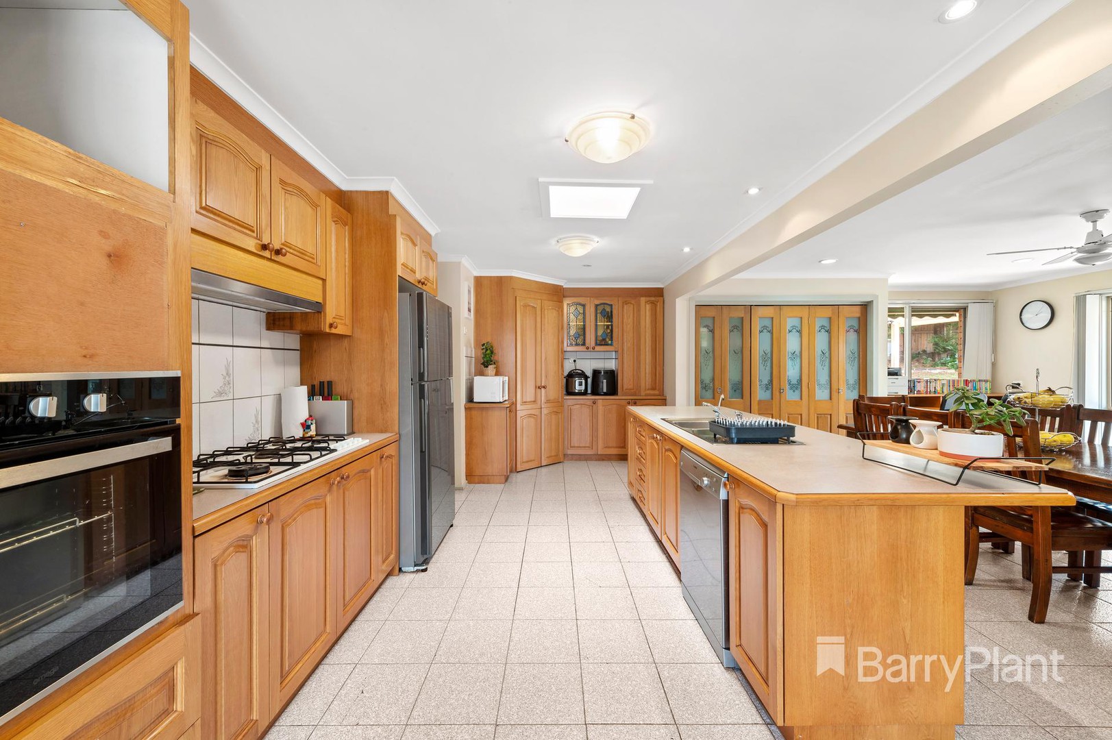 31 Woodhouse  Road, Doncaster East, VIC 3109 - Thumbnail 2 - 29/11/2021