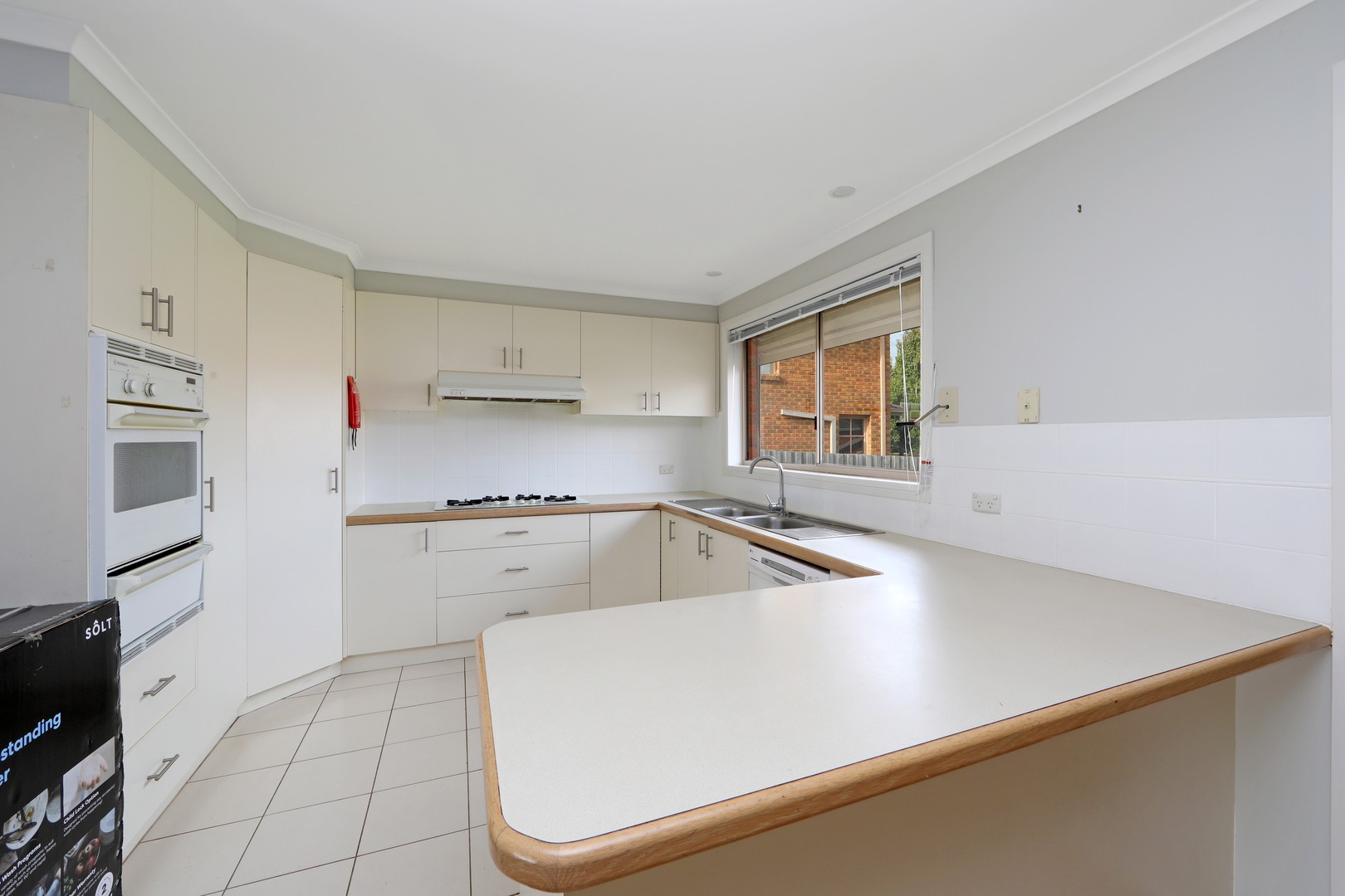 31 Woodside Drive, Rowville, VIC 3178 - Thumbnail 2 - 23/05/2022