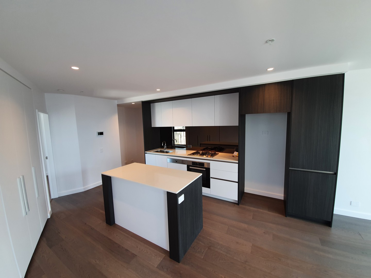 3105/628 Flinders Street, Docklands, VIC 3008 - Thumbnail 2 - 27/07/2026