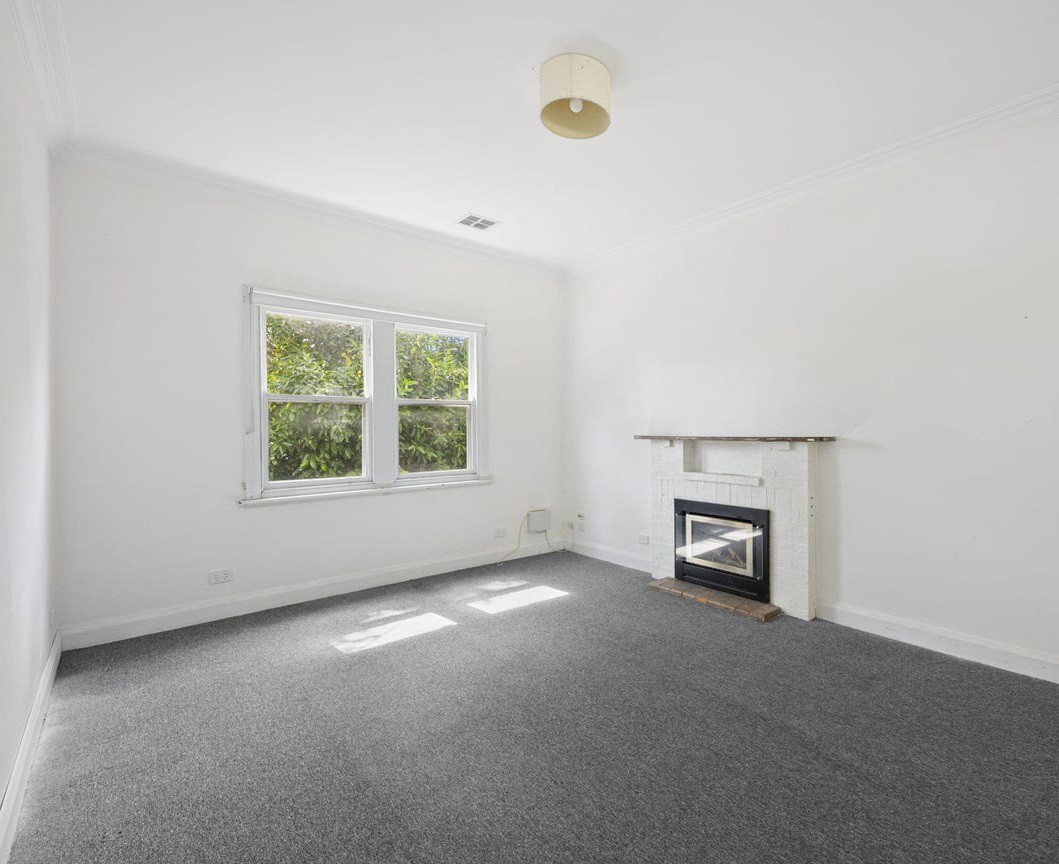 313 Barkly St, Golden Point, VIC 3350, Golden Point - Thumbnail 2
