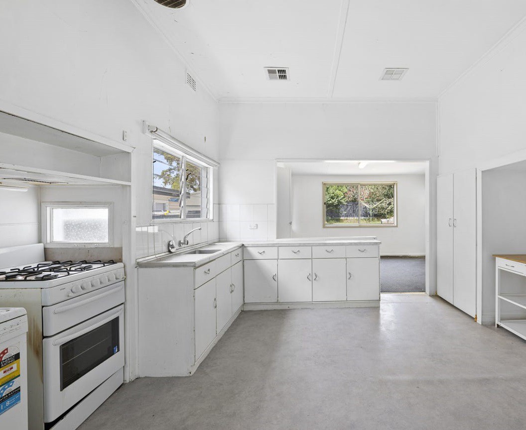 313 Barkly St, Golden Point, VIC 3350, Golden Point - Thumbnail 3