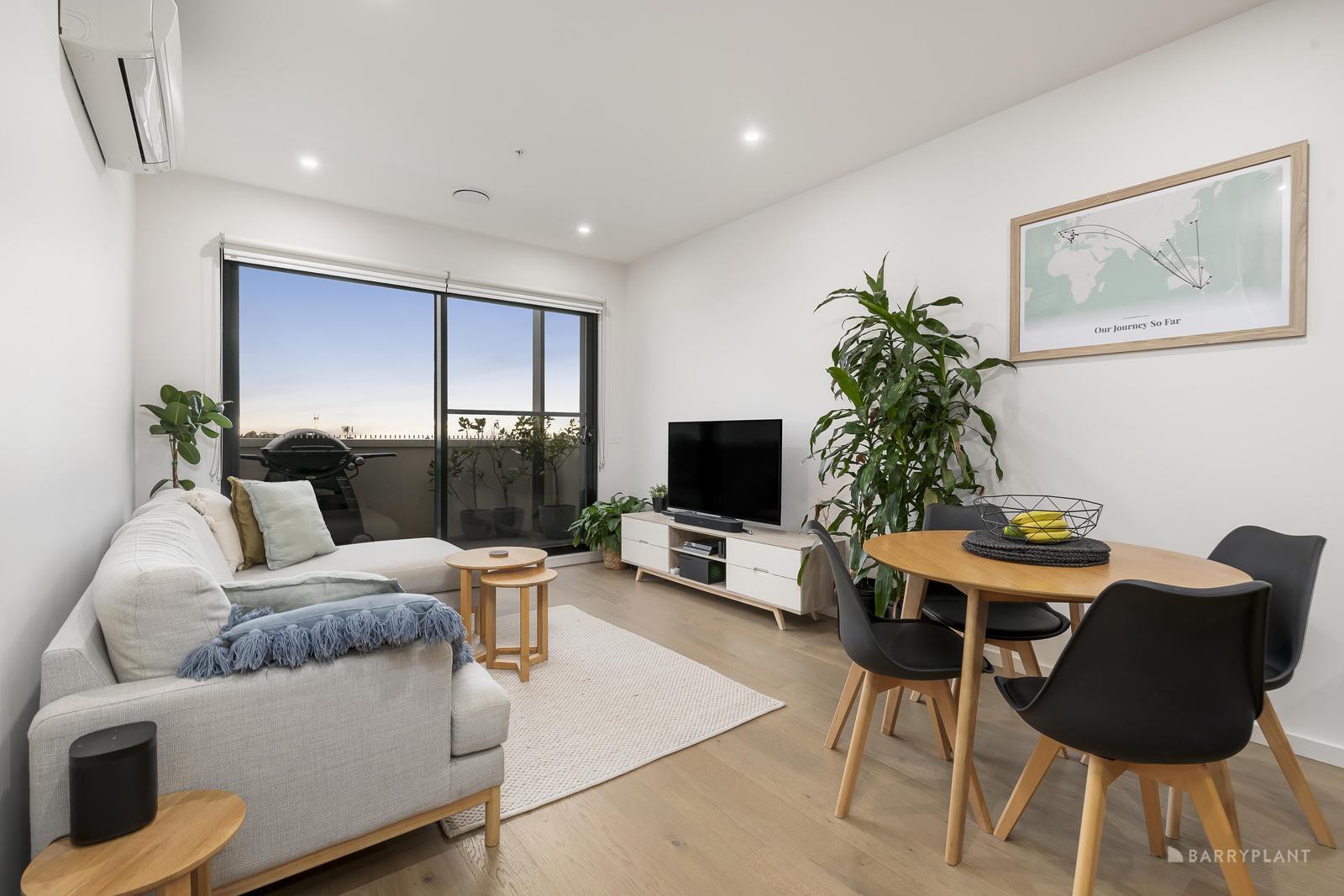 317/3 Mitchell Street, Doncaster East, VIC 3109 - Thumbnail 2 - 05/06/2024