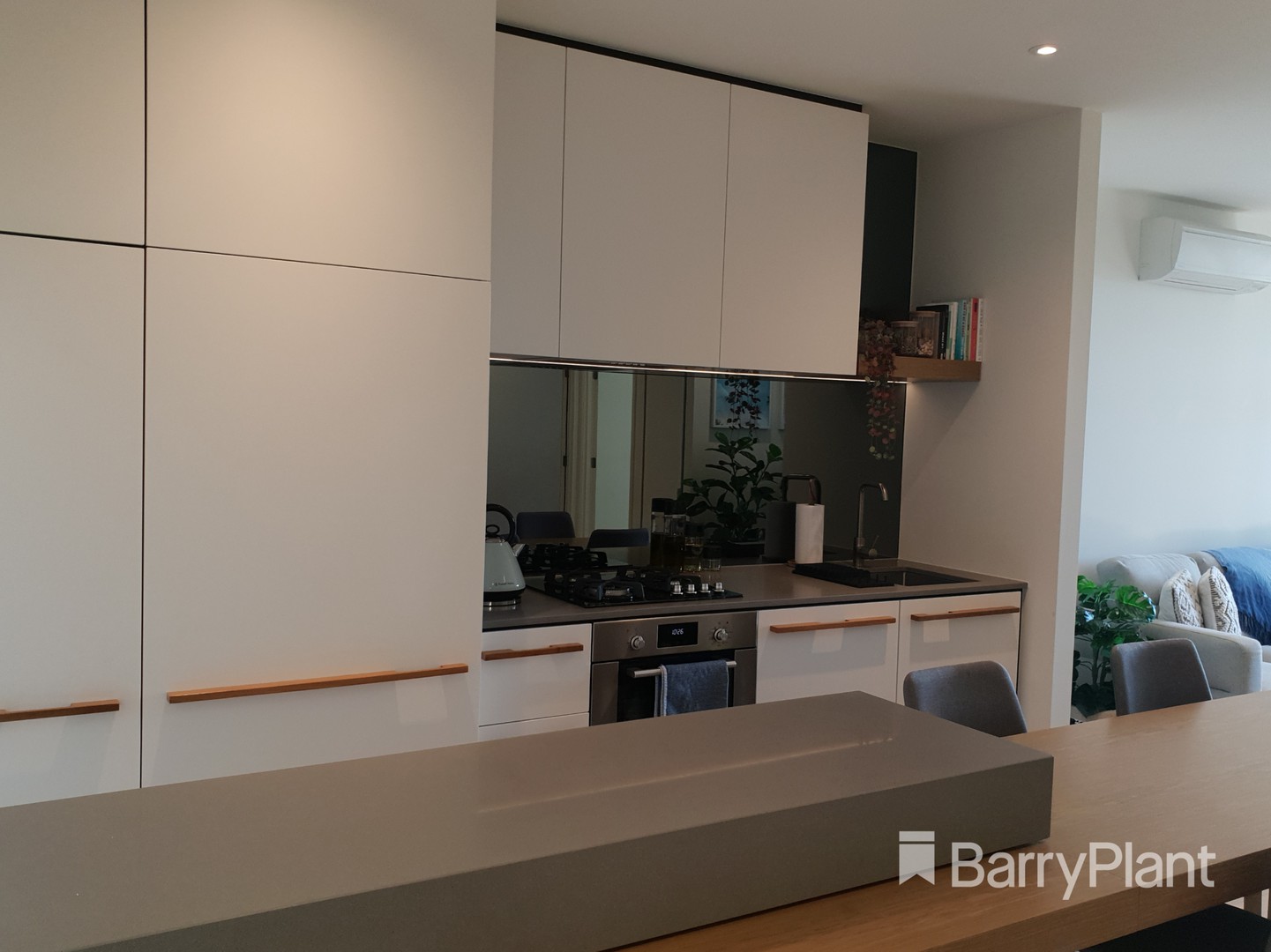 319/9 Dryburgh Street, West Melbourne, VIC 3003 - Thumbnail 2 - 10/06/2022