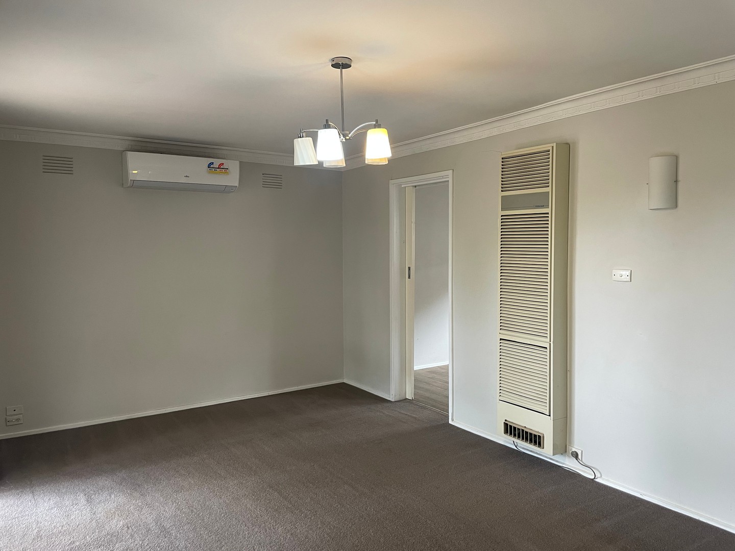 32 Alamein Ave, Croydon, VIC 3136, Croydon - Thumbnail 3