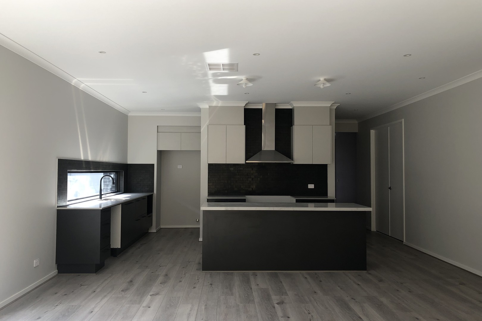 32 Appenzeller Drive, Clyde North, VIC 3978 - Thumbnail 2 - 12/06/2026