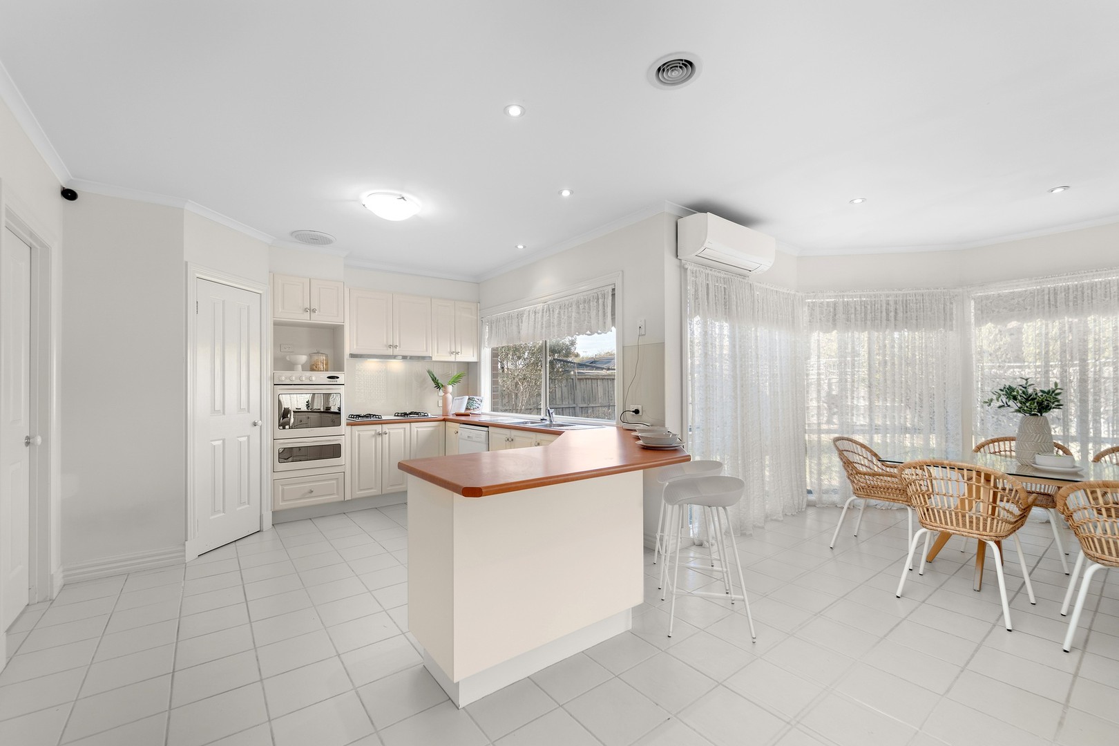 32 Aviemore Way, Point Cook, VIC 3030, Point Cook - Thumbnail 7