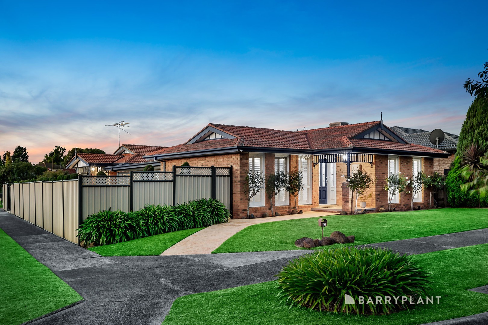 32 Azalea Avenue, Mill Park, VIC 3082, Mill Park - Thumbnail 2