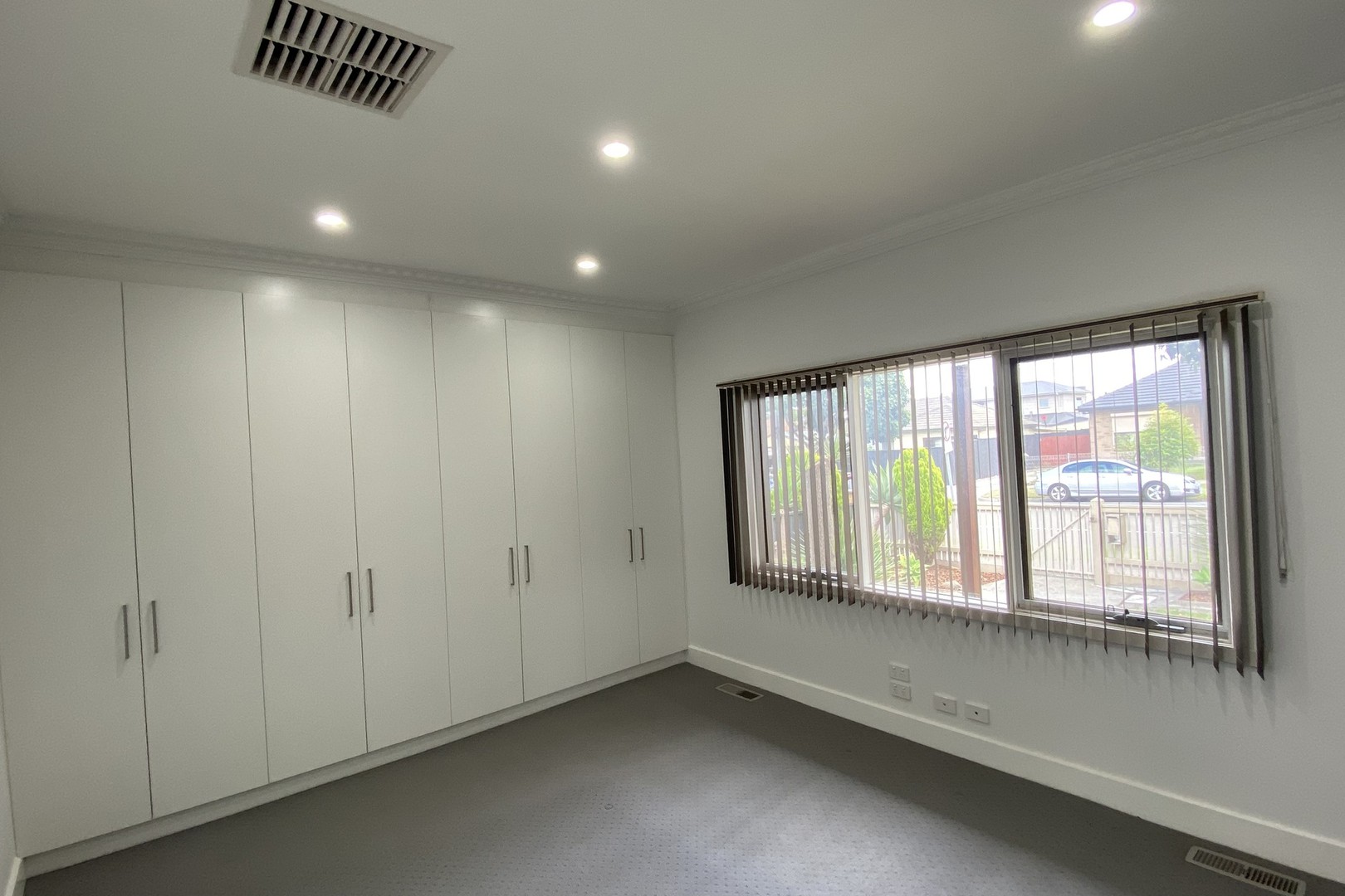 32 Banbury Road, Reservoir, VIC 3073 - Thumbnail 1 - 08/03/2022