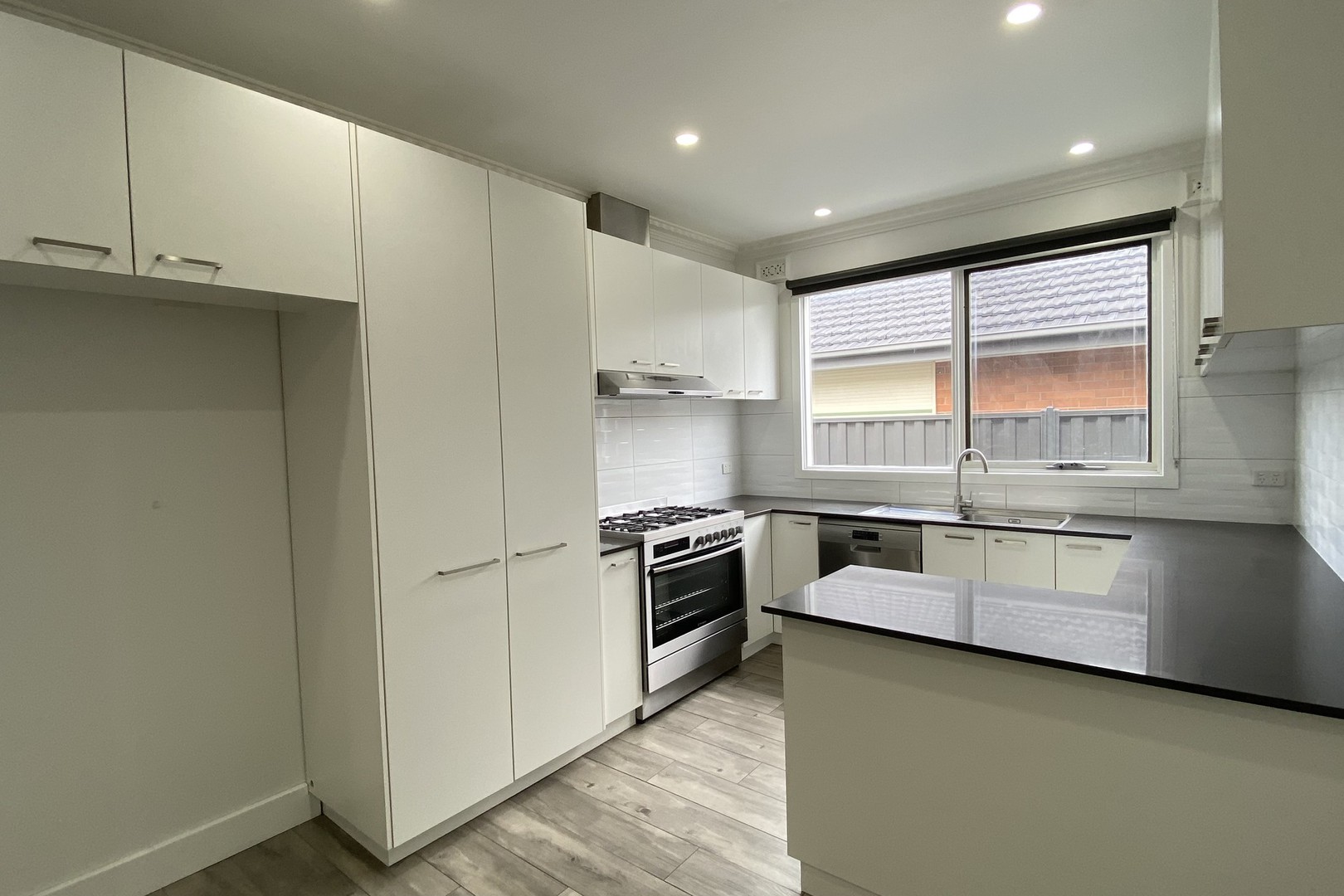 32 Banbury Road, Reservoir, VIC 3073, Reservoir - Thumbnail 4