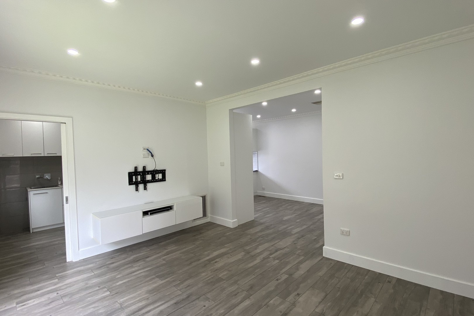 32 Banbury Road, Reservoir, VIC 3073, Reservoir - Thumbnail 5
