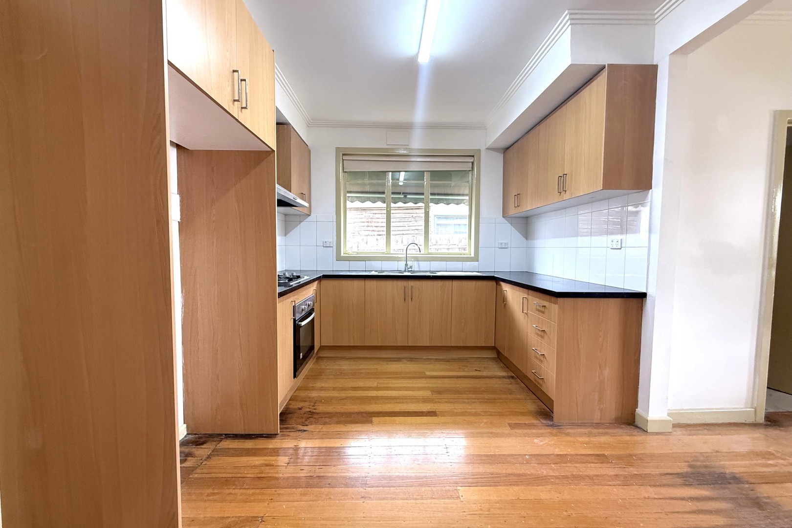 32 Benbow Street, Yarraville, VIC 3013 - Thumbnail 2 - 09/10/2026
