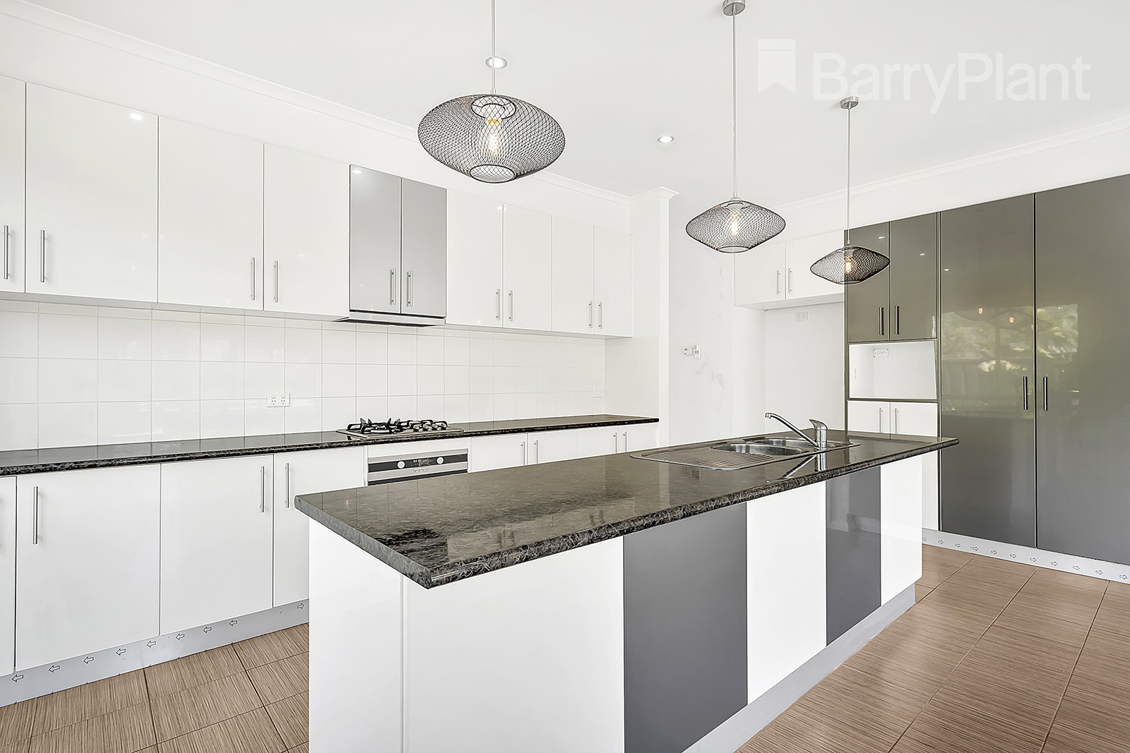 32 Black Range Avenue, Craigieburn, VIC 3064, Craigieburn - Thumbnail 2