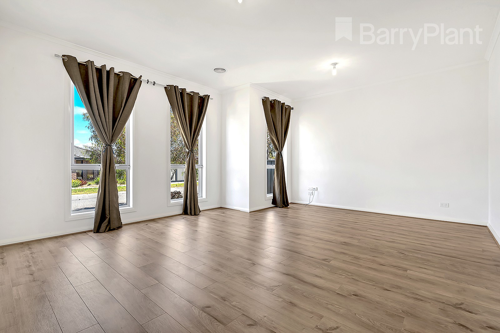 32 Black Range Avenue, Craigieburn, VIC 3064, Craigieburn - Thumbnail 6