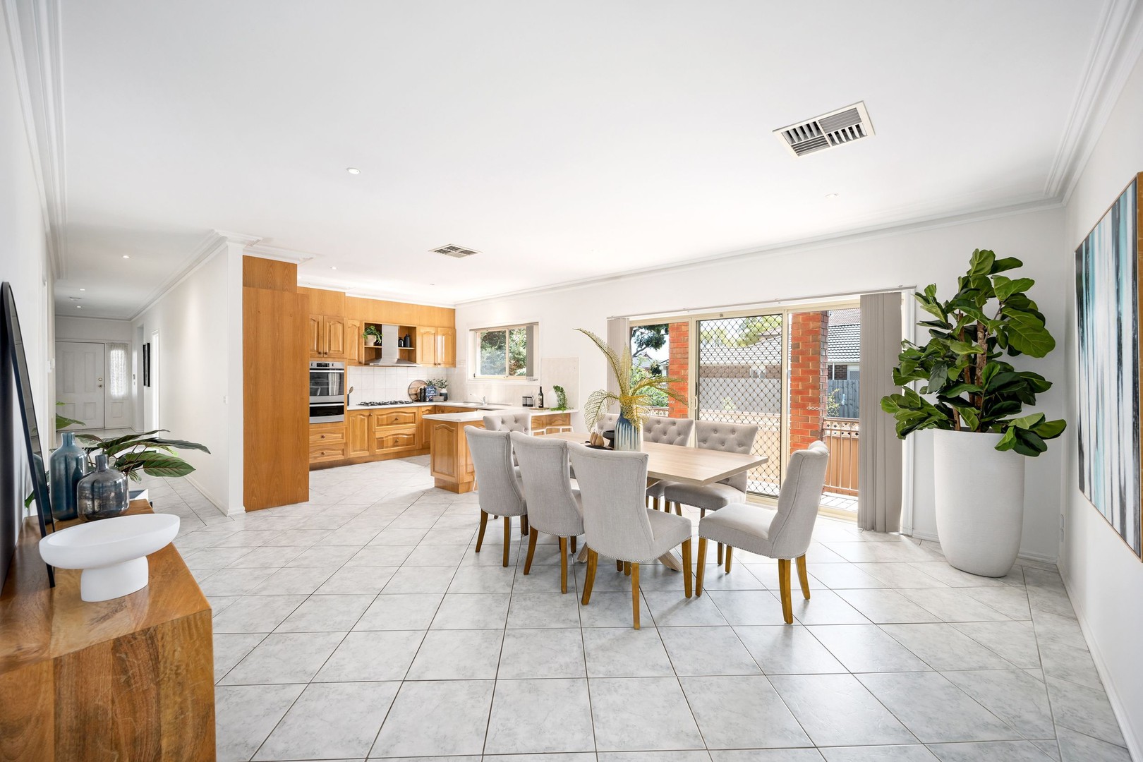 32 Bluebell Crescent, Gowanbrae, VIC 3043, Gowanbrae - Thumbnail 3