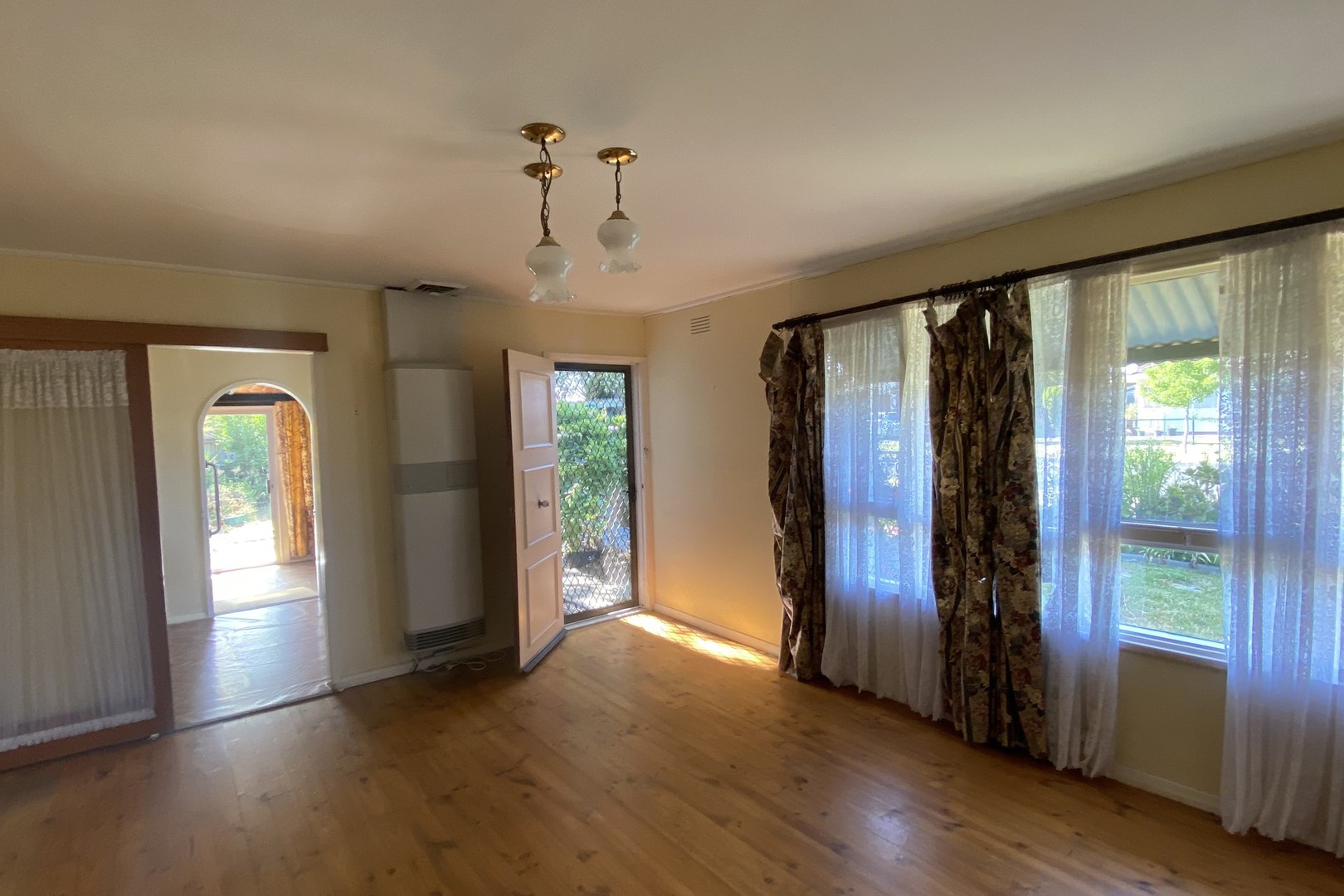 32 Bradshaw Street, Kingsbury, VIC 3083, Kingsbury - Thumbnail 2