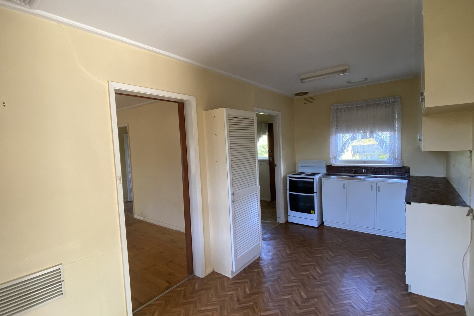32 Bradshaw Street, Kingsbury, VIC 3083, Kingsbury - Thumbnail 4