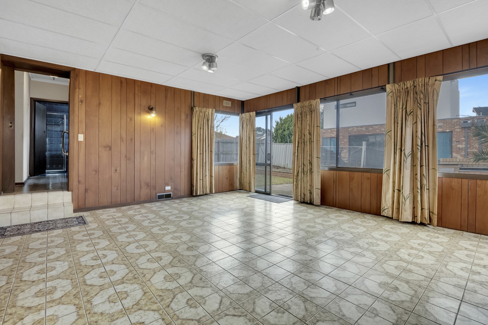32 Cannes Avenue, Avondale Heights, VIC 3034, Avondale Heights - Thumbnail 6