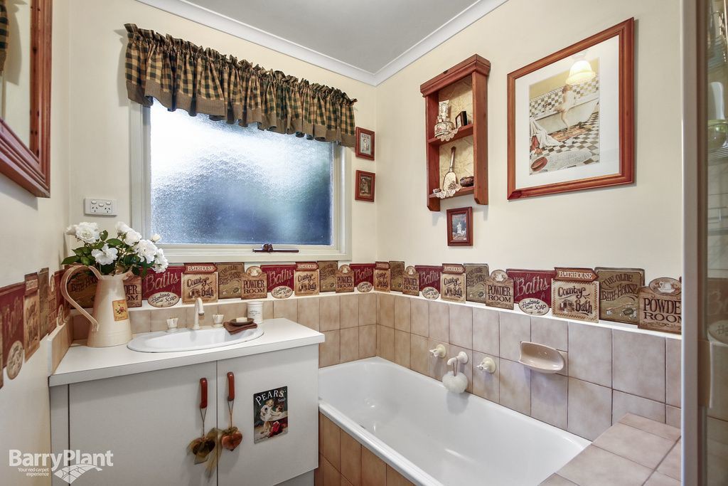 32 Chevalier Crescent, Mooroolbark, VIC 3138, Mooroolbark - Thumbnail 7
