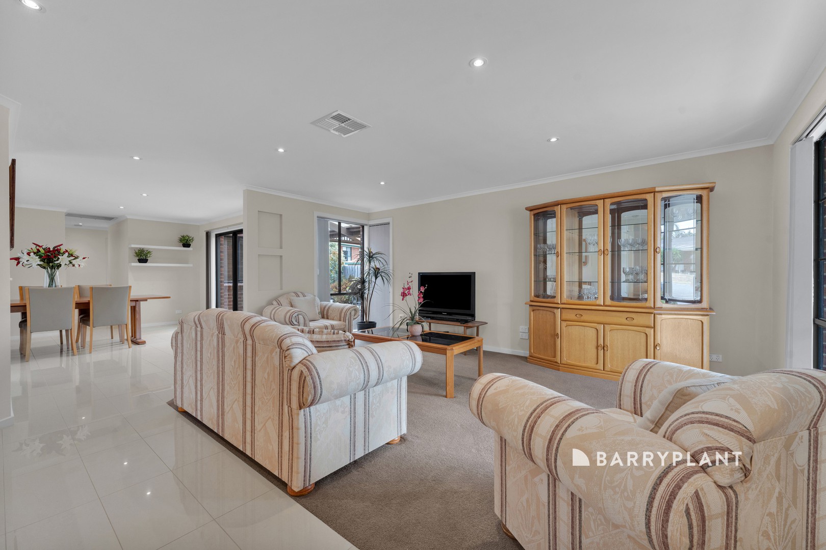 32 Christina Street, Narre Warren, VIC 3805, Narre Warren - Thumbnail 3