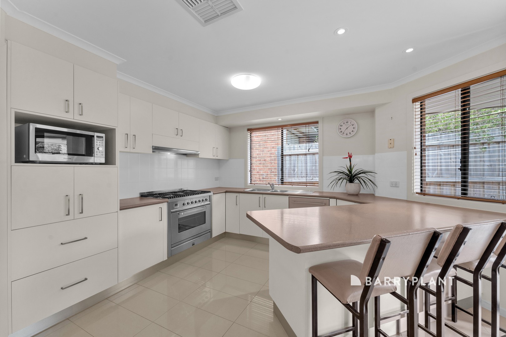 32 Christina Street, Narre Warren, VIC 3805, Narre Warren - Thumbnail 4