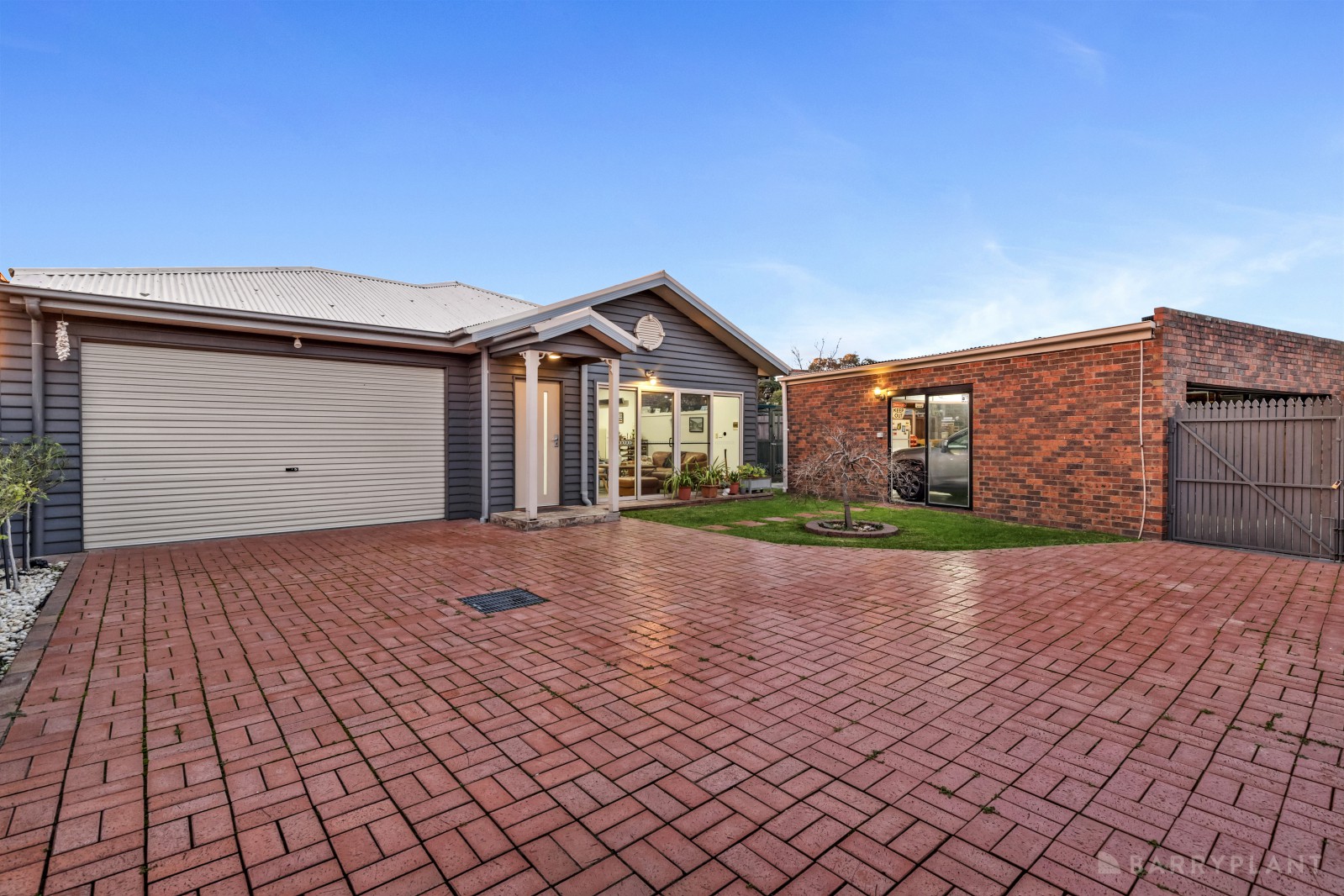 32 Cosier Drive, Noble Park, VIC 3174 - Thumbnail 2 - 29/06/2026
