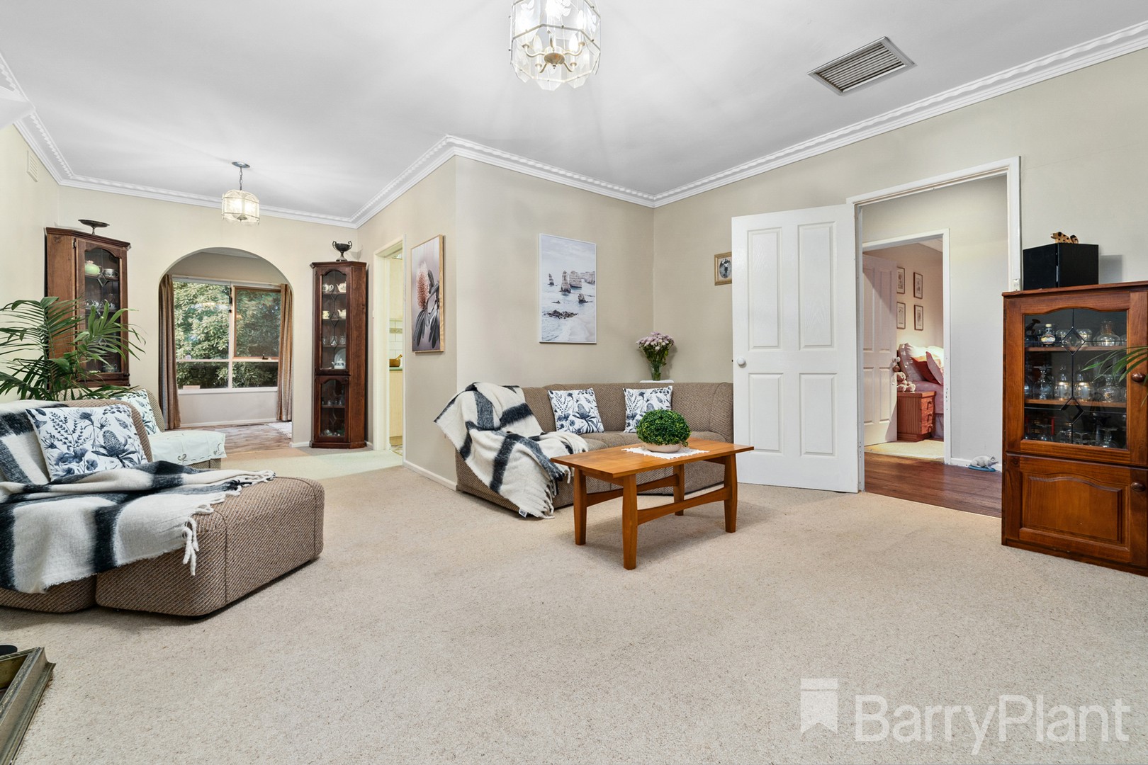 32 Cratloe RoadMount Waverley, VIC 3149, Mount Waverley - Thumbnail 2