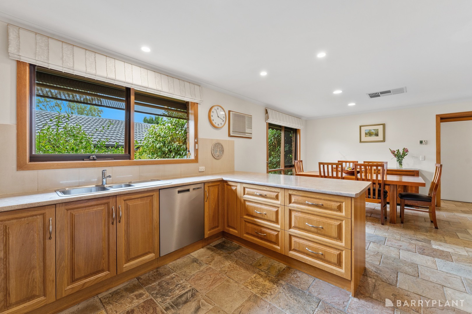 32 Crawley Grove, Ringwood North, VIC 3134, Ringwood North - Thumbnail 5