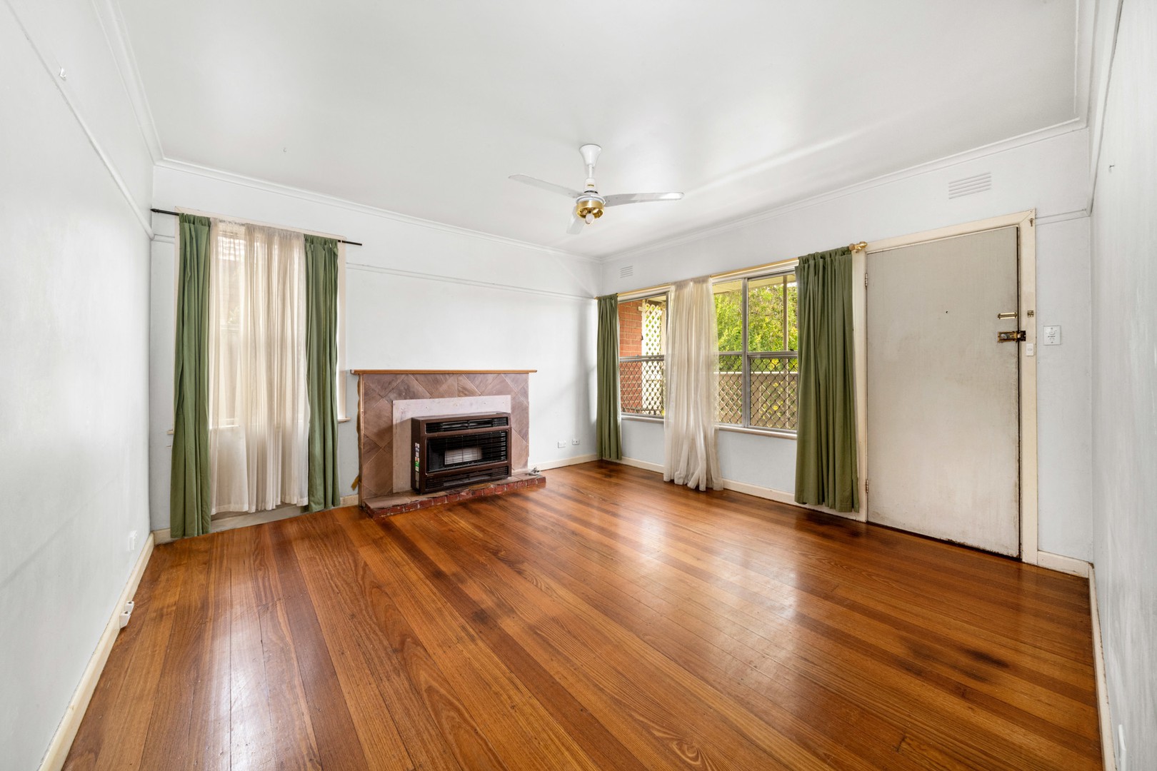 32 Dearborn Parade, Corio, VIC 3214, Corio - Thumbnail 2