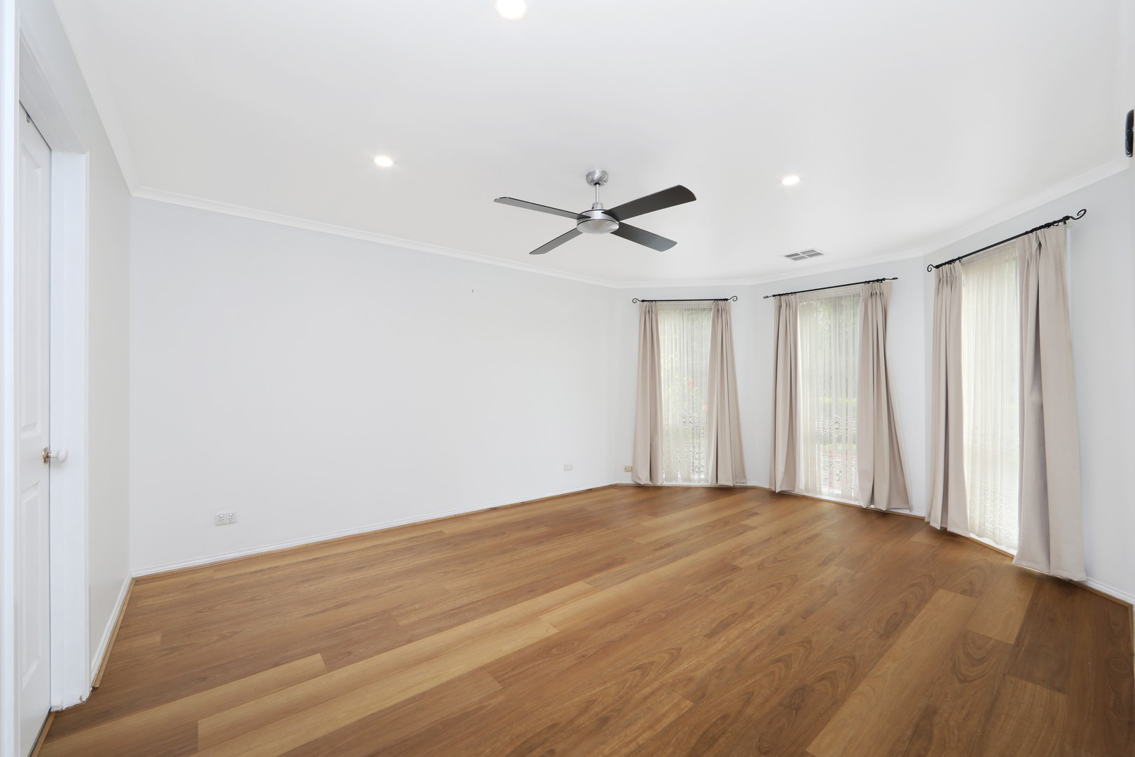 32 Delfin Court, Rowville, VIC 3178, Rowville - Thumbnail 5