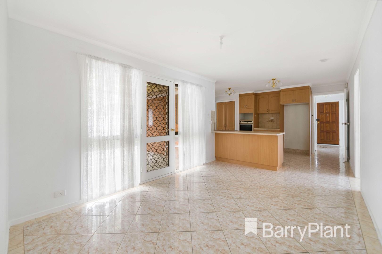 32 Dobell Crescent, Werribee, VIC 3030, Werribee - Thumbnail 5