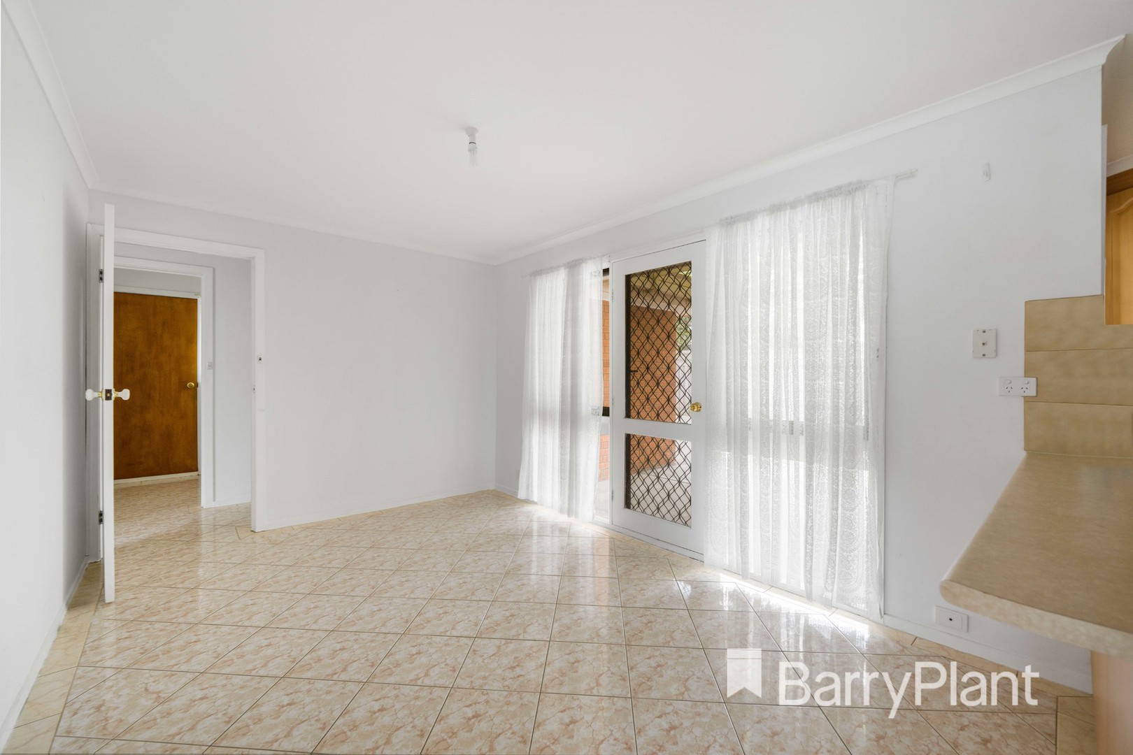 32 Dobell Crescent, Werribee, VIC 3030, Werribee - Thumbnail 6