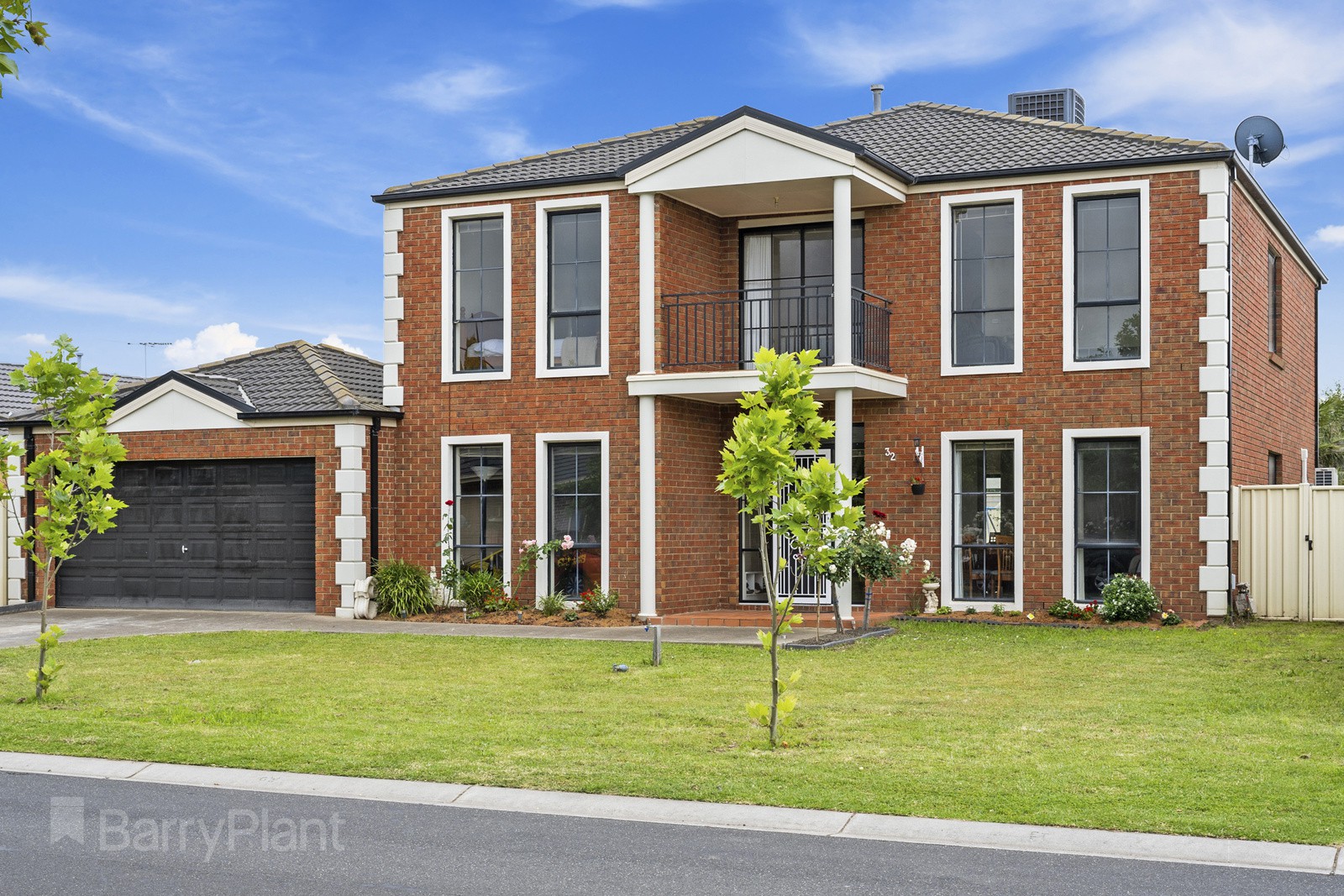 32 Dunkirk Drive, Point Cook, VIC 3030, Point Cook - Thumbnail 2
