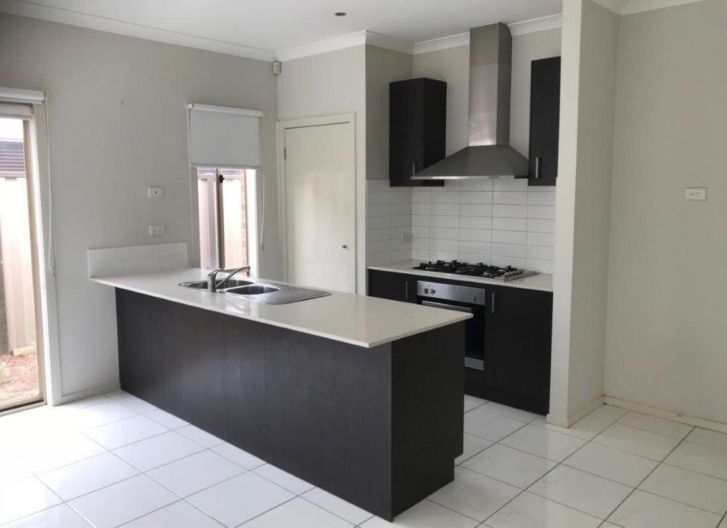 32 Freshet Avenue, Point Cook, VIC 3030, Point Cook - Thumbnail 3