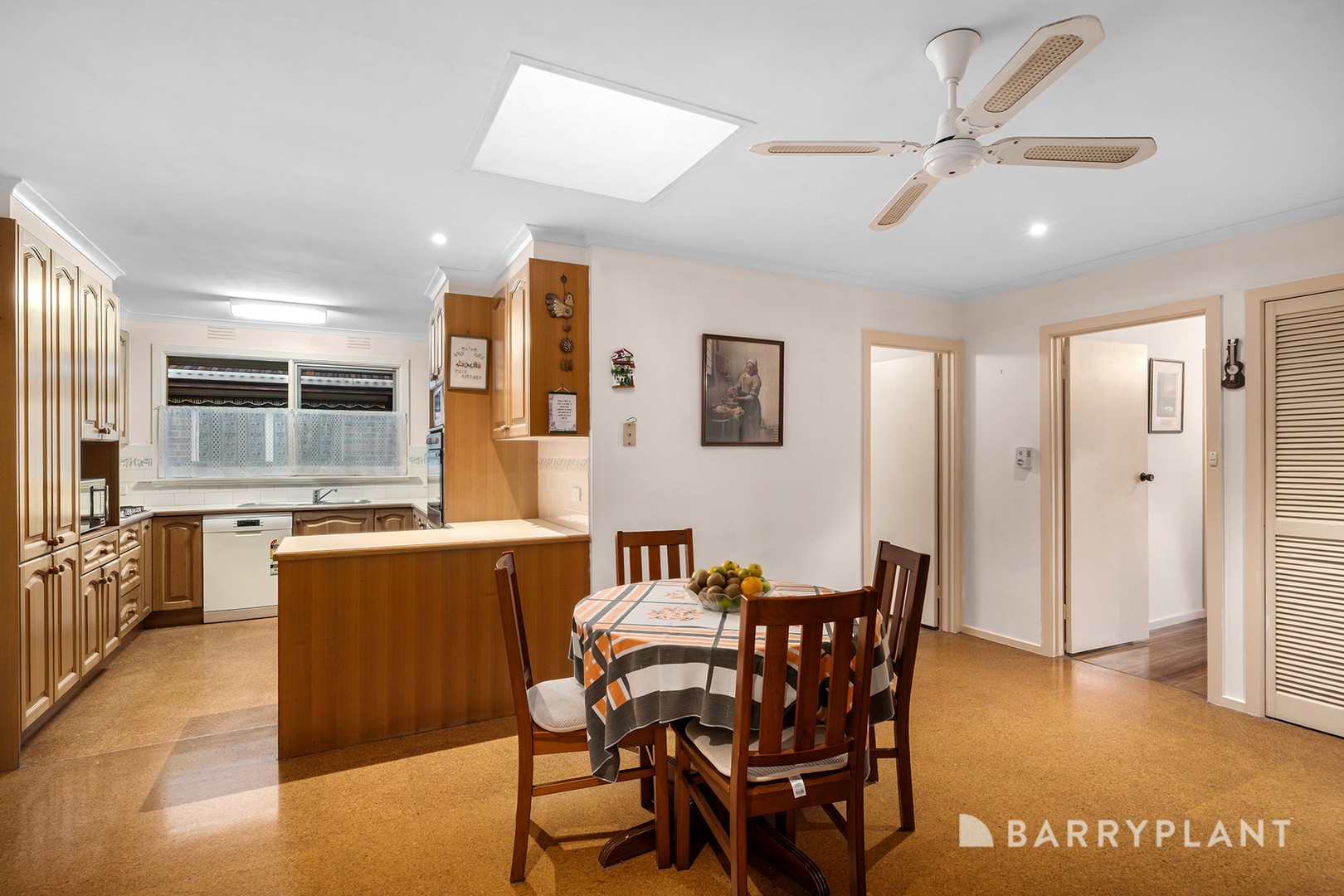 32 Gauntlet Avenue, Glen Waverley, VIC 3150, Glen Waverley - Thumbnail 3