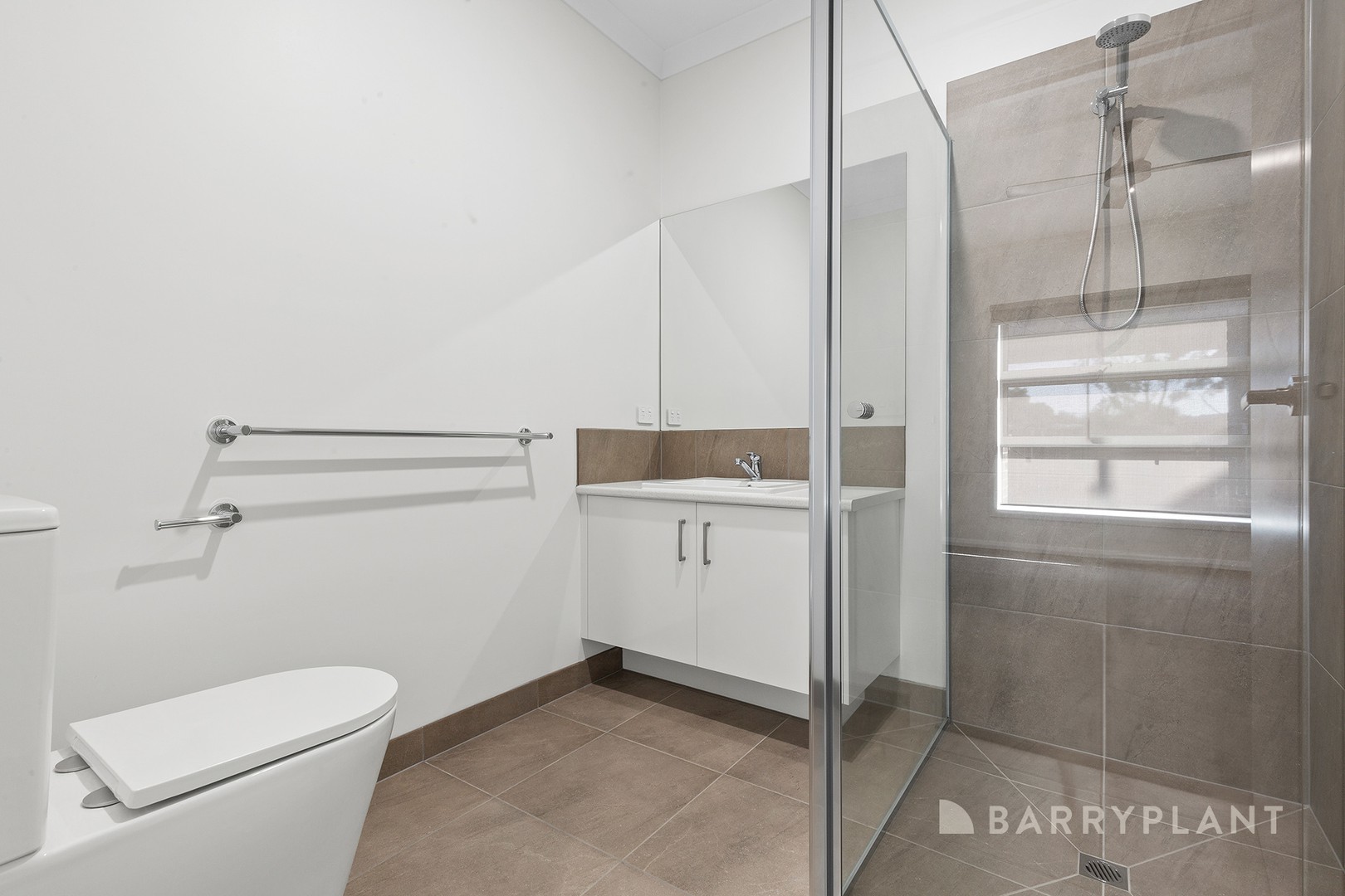 32 Henty Street, Pakenham, VIC 3810, Pakenham - Thumbnail 5