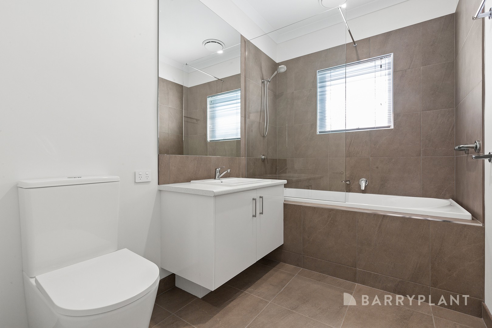 32 Henty Street, Pakenham, VIC 3810, Pakenham - Thumbnail 7