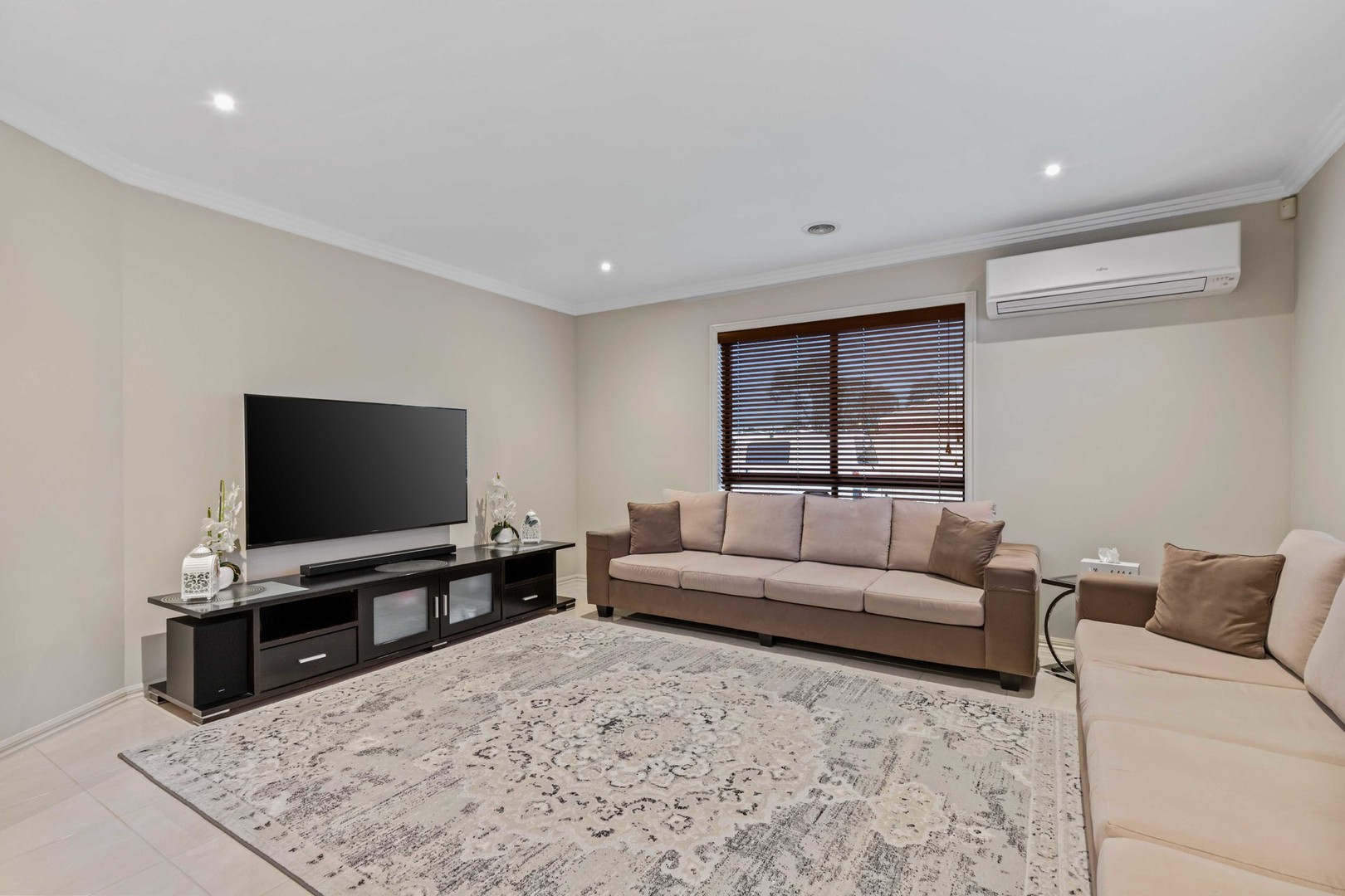 32 Jacaranda Drive, Taylors Hill, VIC 3037, Taylors Hill - Thumbnail 3