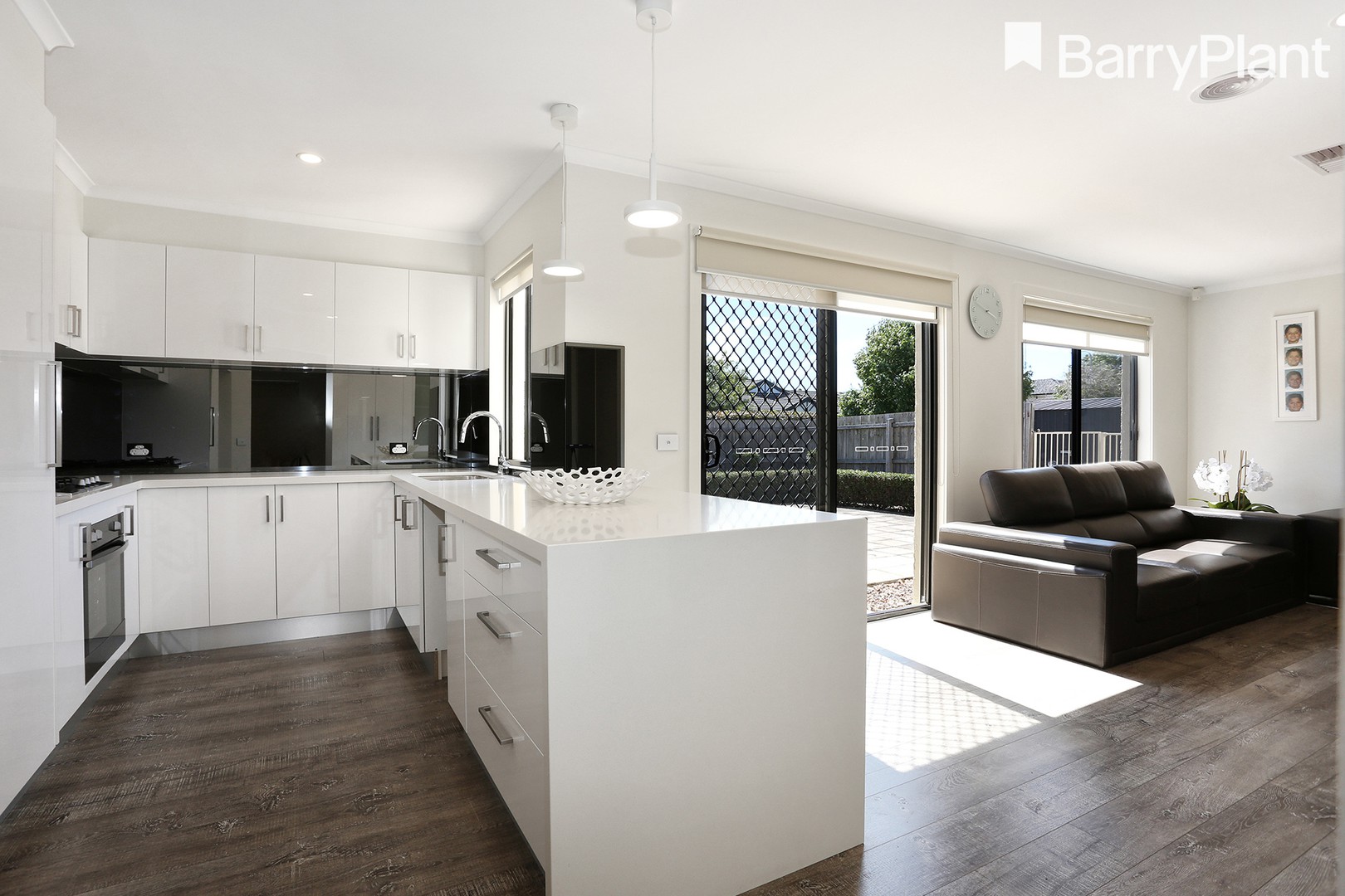 32 Kingfisher Drive, Seabrook, VIC 3028 - Thumbnail 2 - 04/01/2022
