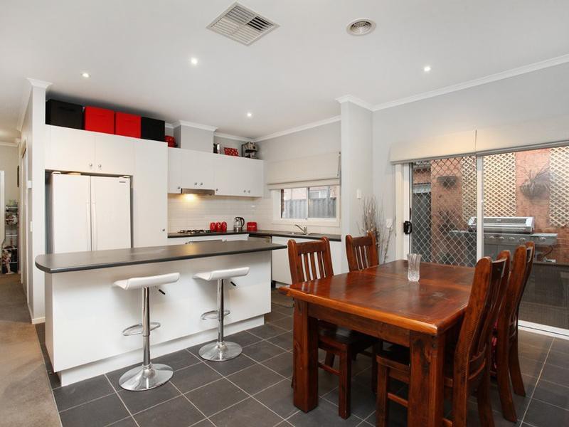 32 Lakewood Boulevard, Melton, VIC 3337, Melton - Thumbnail 4