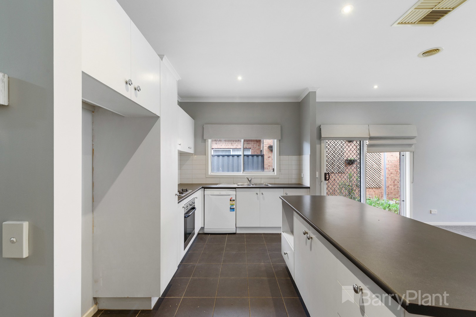 32 Lakewood Boulevard, Melton, VIC 3337, Melton - Thumbnail 5