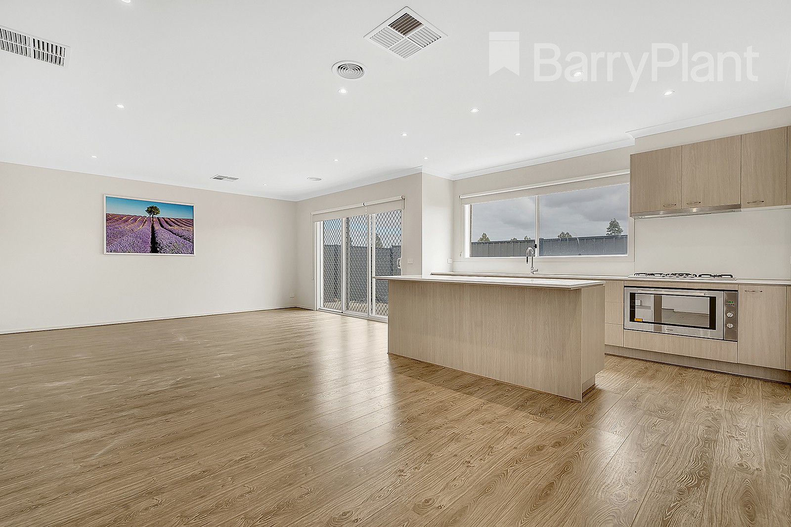 32 Lemon Myrtle Way, Craigieburn, VIC 3064, Craigieburn - Thumbnail 5